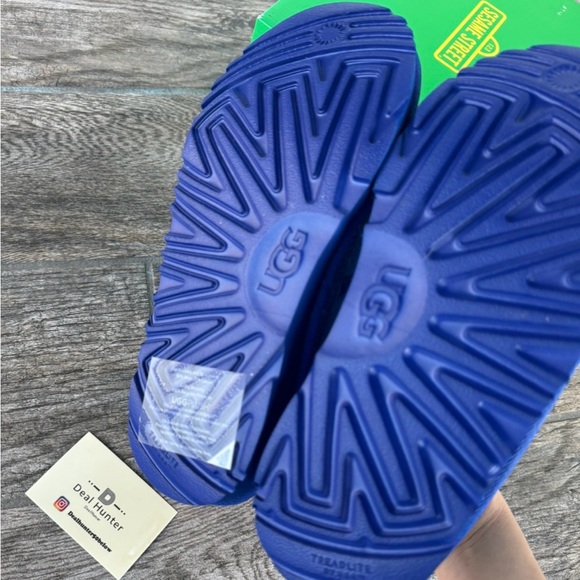 Brand New UGG X Elmo Neumel II “Blue” Kids Boots - Picture 6 of 12